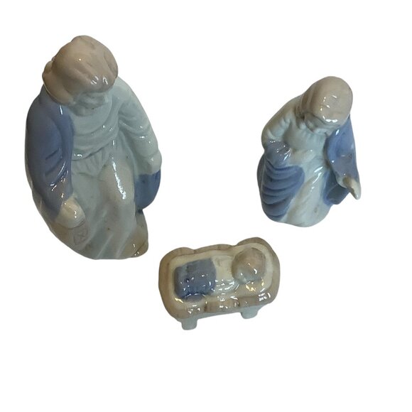 Vtg Porcelain Christmas Nativity Figurine Set Blue White Baby Jesus Mary Joseph - Picture 3 of 6